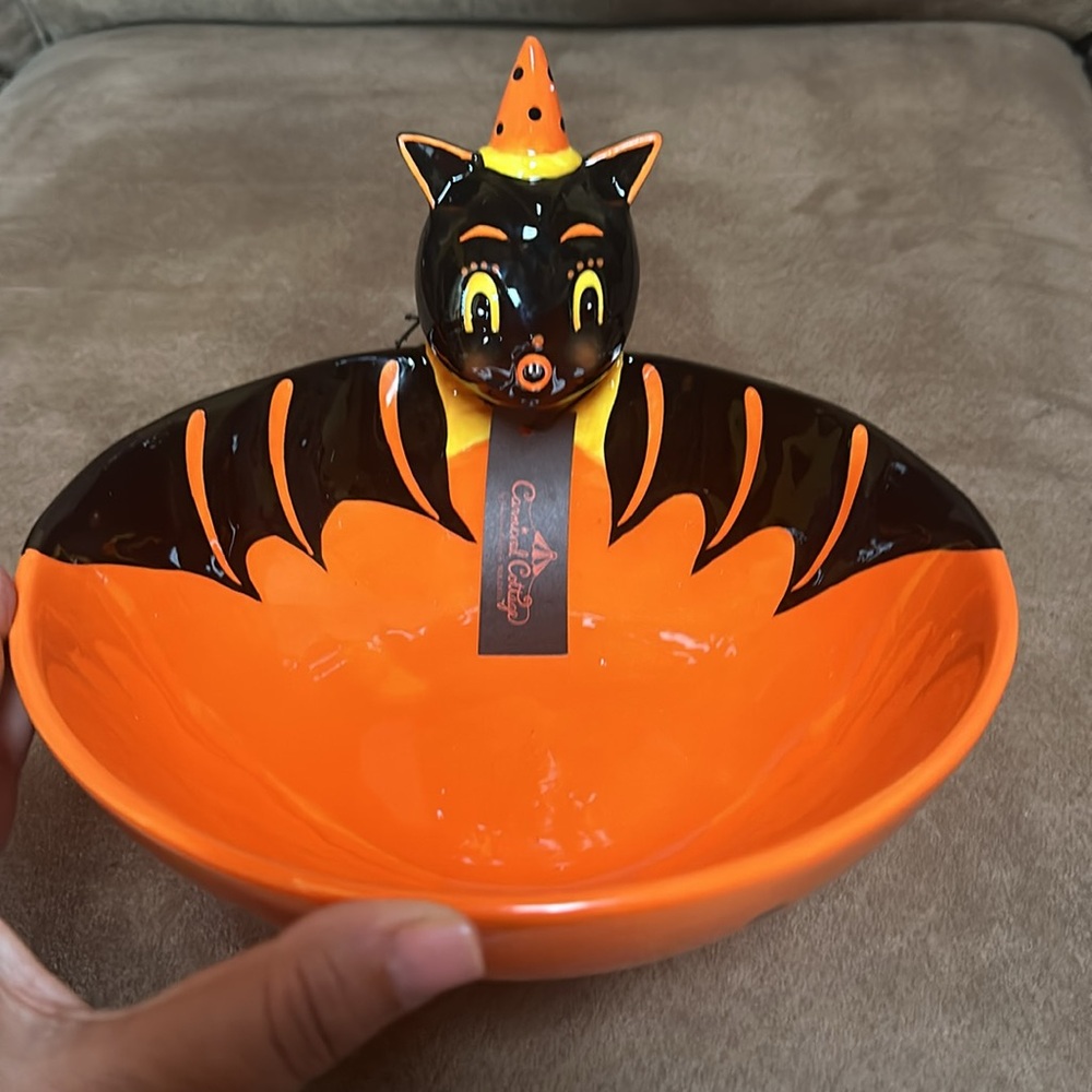 Joanna Parker bat Halloween bowl